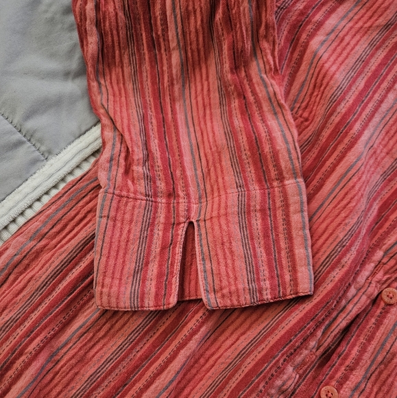 Columbia Red Striped Button-Up Shirt Size S - Picture 3 of 7